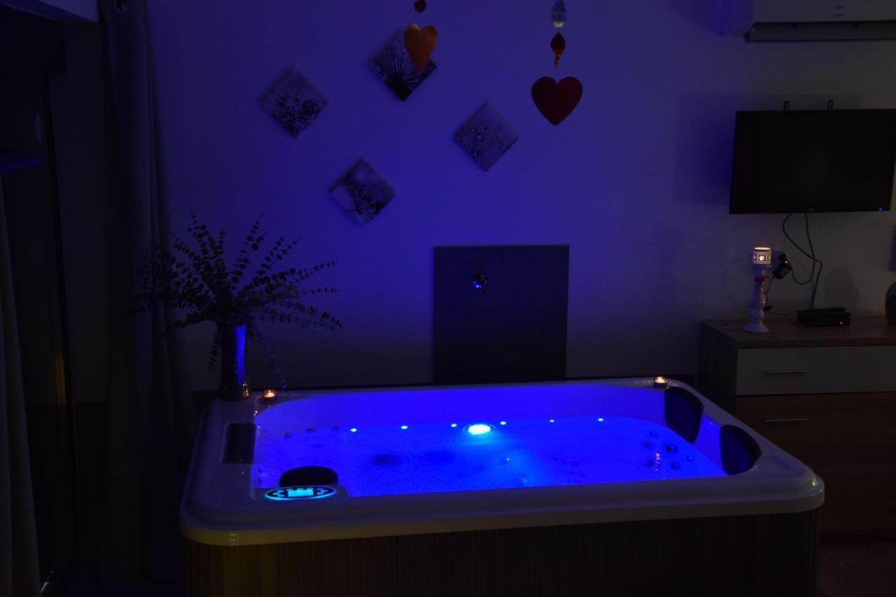 Gites spa de charme L ETOILE SPA Beynac-et-Cazenac Extérieur photo