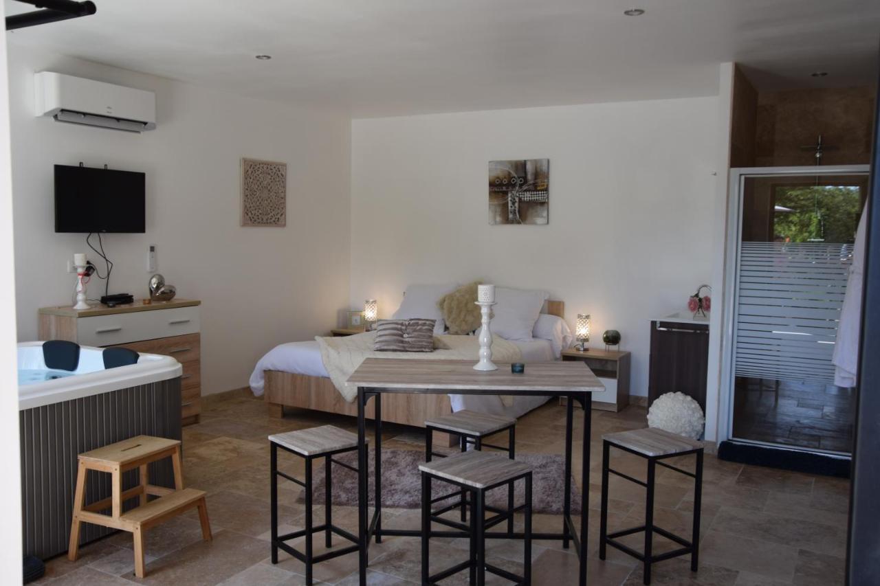 Gites spa de charme L ETOILE SPA Beynac-et-Cazenac Extérieur photo