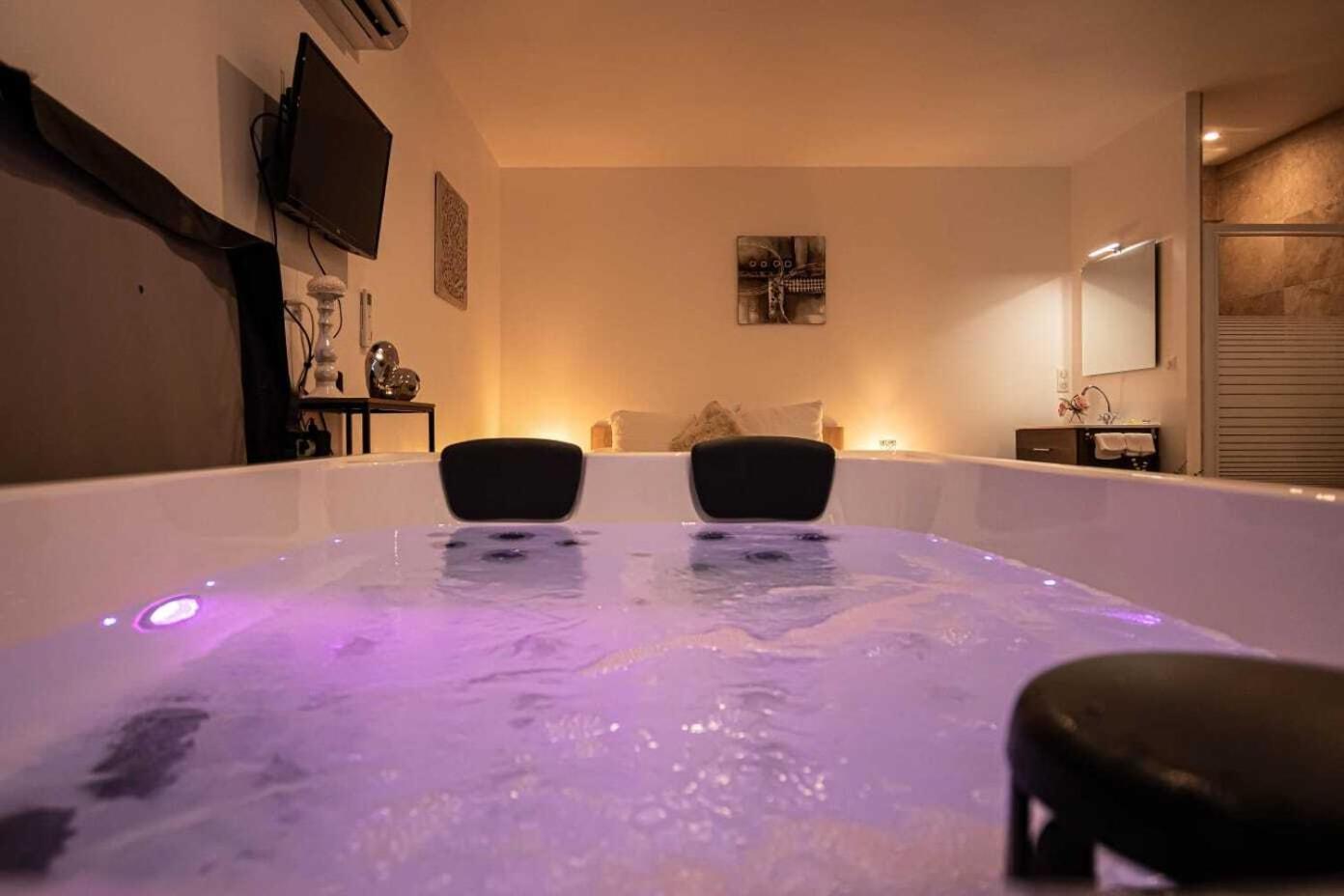 Gites spa de charme L ETOILE SPA Beynac-et-Cazenac Extérieur photo