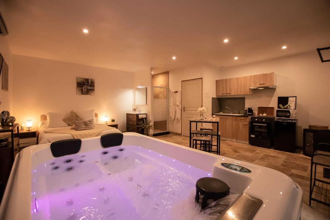 Gites spa de charme L ETOILE SPA Beynac-et-Cazenac Extérieur photo